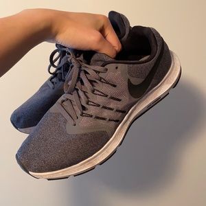 Nike run swift WOMEN 8